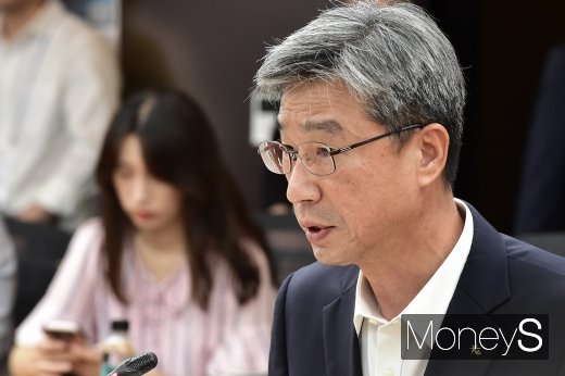 [머니S포토] 발언하는 허인 KB국민 행장