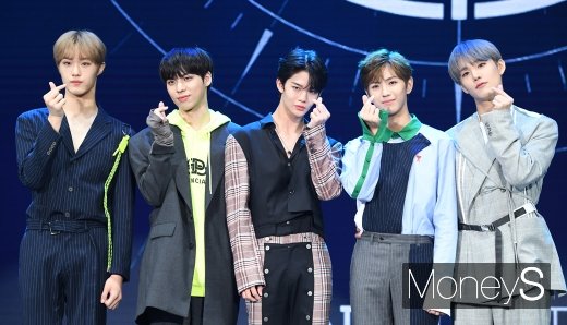 [머니S포토] CIX(씨아이엑스) '여심저격 하트'