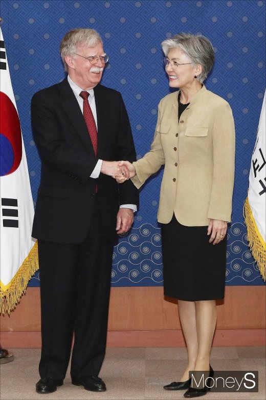 [머니S포토] 국방부 이어 외교부 방문한 볼턴