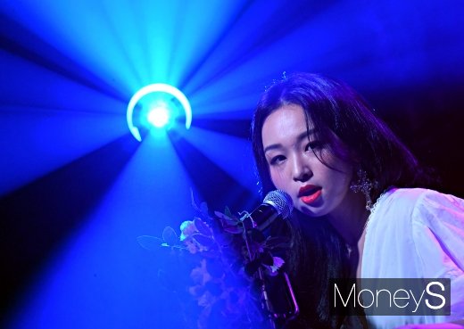 [머니S포토] 신유미 '범접할 수 없는 아우라'