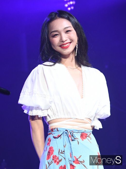[머니S포토] 싱어송라이터 신유미
