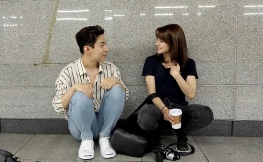 가수 헨리와 헐리우드 배우 캐서린 프레스콧. /사진=MBC 제공