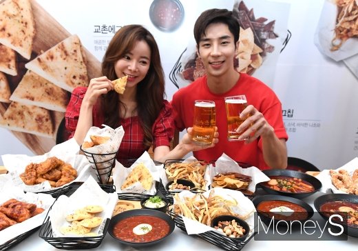 [머니S포토] 교촌치킨, 홀 전용 사이드 4종 출시
