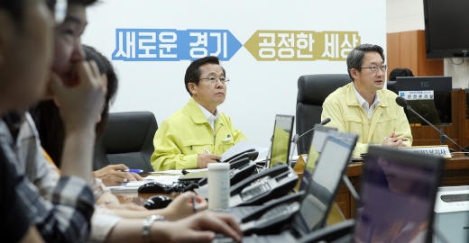 26일 오전 도청 재난상황실에서 김희겸 행정1부지사 주재로 '경기도 장마대처 상황보고'를 하고 있다. / 사진제공=경기도