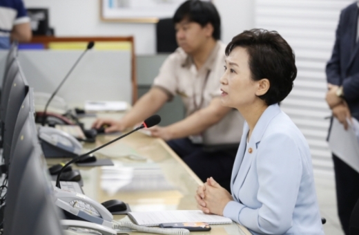 무안공항·천사대교 안전점검에 나선 김현미 국토부 장관. /사진=국토부
