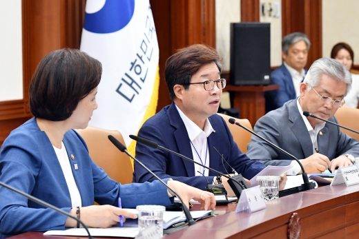 염태영 시장이 제10차 사회관계 장관회의에서 발언하고 있다. / 사진제공=수원시