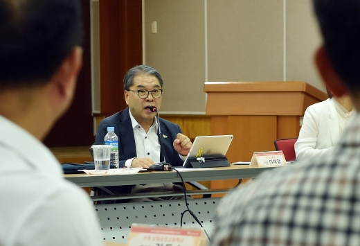 이재정 교육감이 31개시군 학교장, 학교운영위원장과 소통하고 있다. /사진제공=경기도교육청