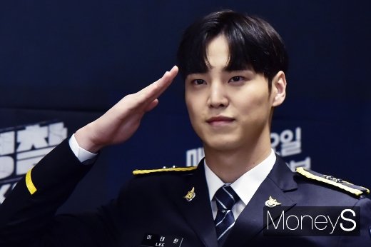 [머니S포토] 열혈경찰 이태환, 훈훈한 비주얼 장착