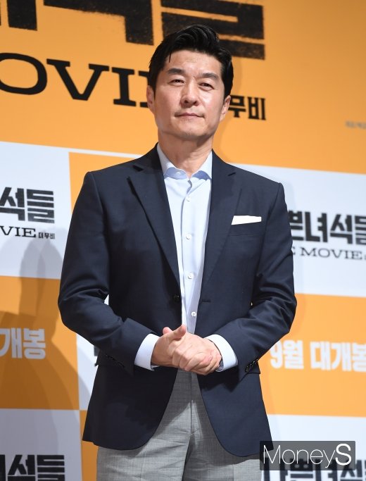 [머니S포토] 김상중, 믿음직한 눈빛