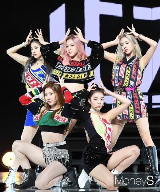 [머니S포토] ITZY(있지), 카리스마 넘치는 섹시함