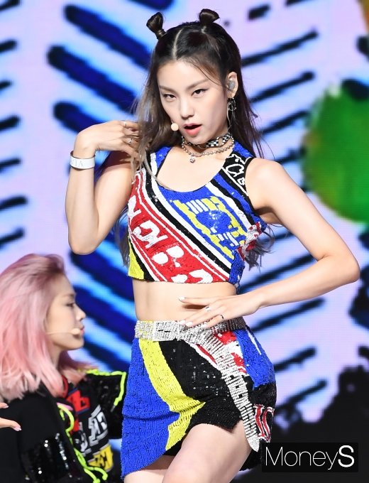 [머니S포토] ITZY(있지) 예지 '매혹적인 눈빛'