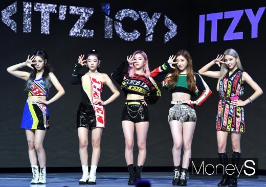 [머니S포토] ITZY(있지) '5개월만에 돌아왔어요~'