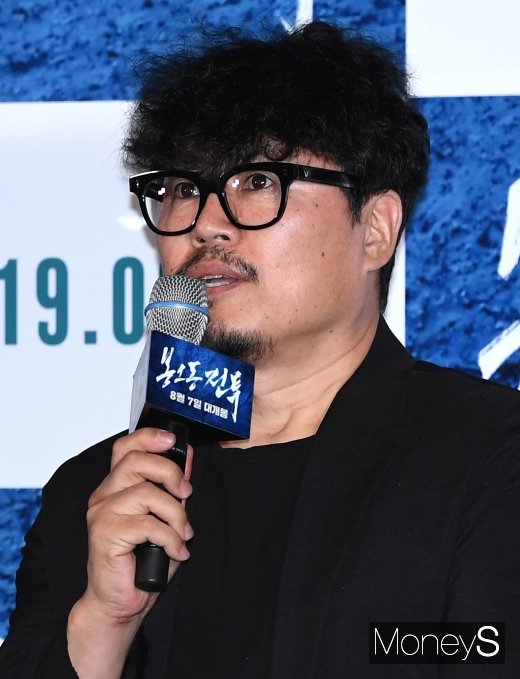 [머니S포토] 원신연 감독 '반일감정 분위기 조심스러워'