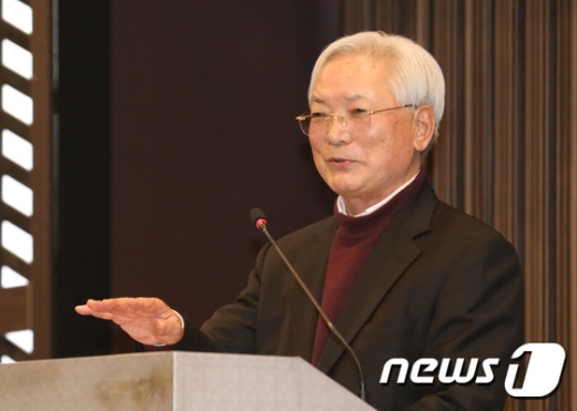 송기인 부마민주항쟁기념재단 이사장이 지난 2월22일 오후 경남 창원시 오동동 웨딩그랜덤 2층에서 열린 '부마민주항쟁 증언록 출판기념회'에서 발언하고 있다. /사진=뉴스1