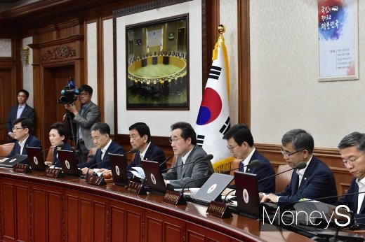 [머니S포토] 이낙연 총리, 