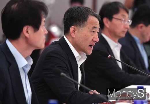 [머니S포토] 모두발언 하는 박능후 보건복지부 장관