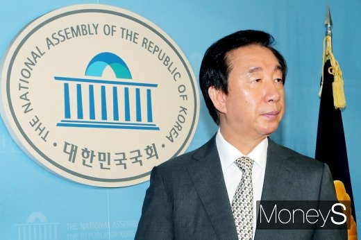 [머니S포토] 자녀 부정채용 의혹 부인한 김성태, 진실공방 결과는?