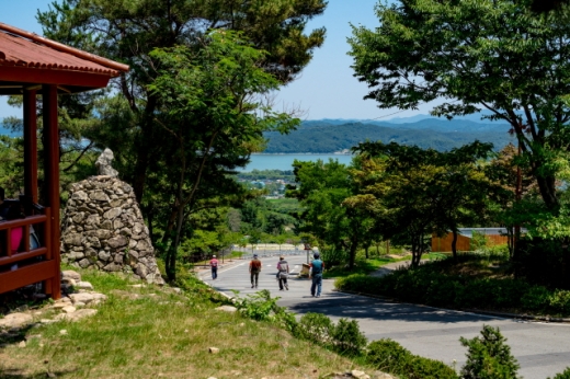 충남 예산의 느린 꼬부랑길 01코스 옛이야기길. /사진=한국관광공사