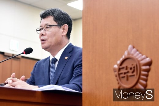 [머니S포토] 김연철, 
