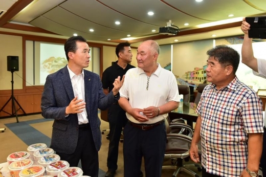 29일 이항진 여주시장, 멱곡동 소재 세진식품㈜ 방문. / 사진제공=여주시