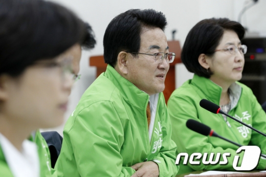 정동영 민주평화당 대표가 31일 오전 서울 여의도 국회에서 열린 최고위원·시도당위원장 연석회의에서 모두발언을 하고 있다.