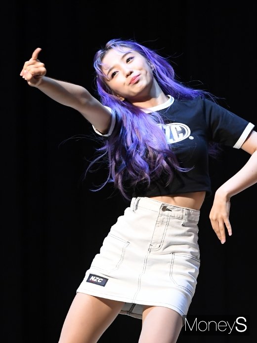 [머니S포토] 버스터즈 예서, 떨리는 첫 데뷔 무대