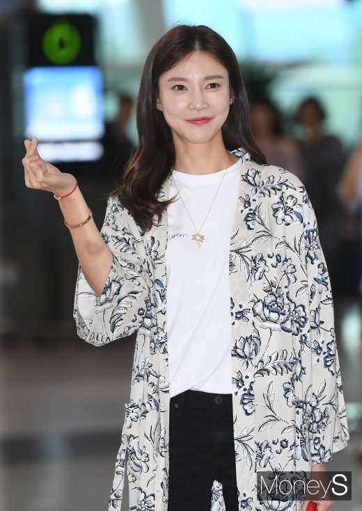 [머니S포토] 차예련 '러블리한 하트 발사'