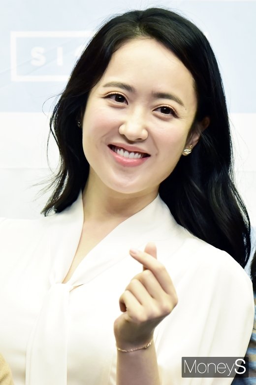 [머니S포토] 김민정, '눈부신 미소' 여전하네