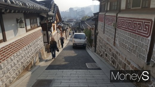 서울시가 주거용 공공한옥 새 입주자를 모집한다. 사진은 북촌 한옥마을 일대. /사진=김창성 기자