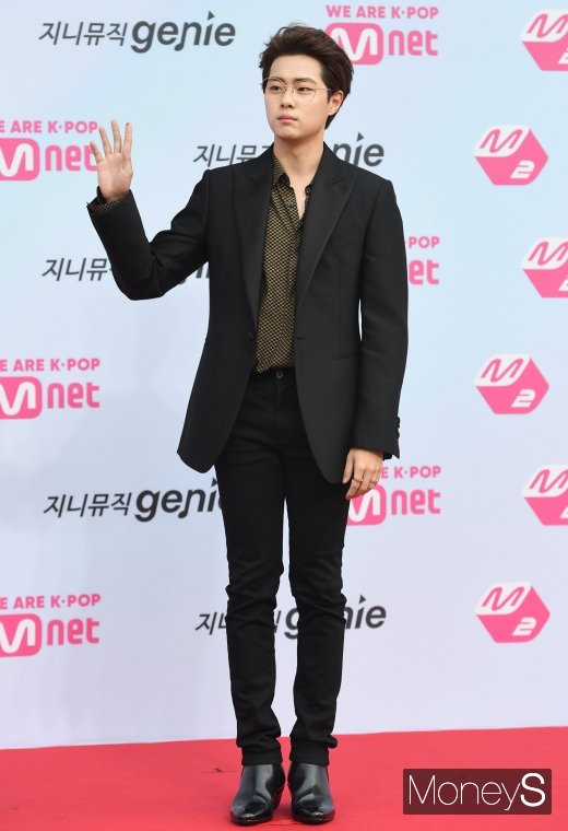 [머니S포토] 조병규, 작정하고 꾸민 패션