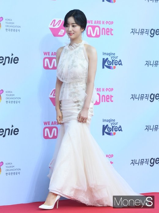 [머니S포토] 에이핑크 보미, 청순한 화이트 드레스 자태