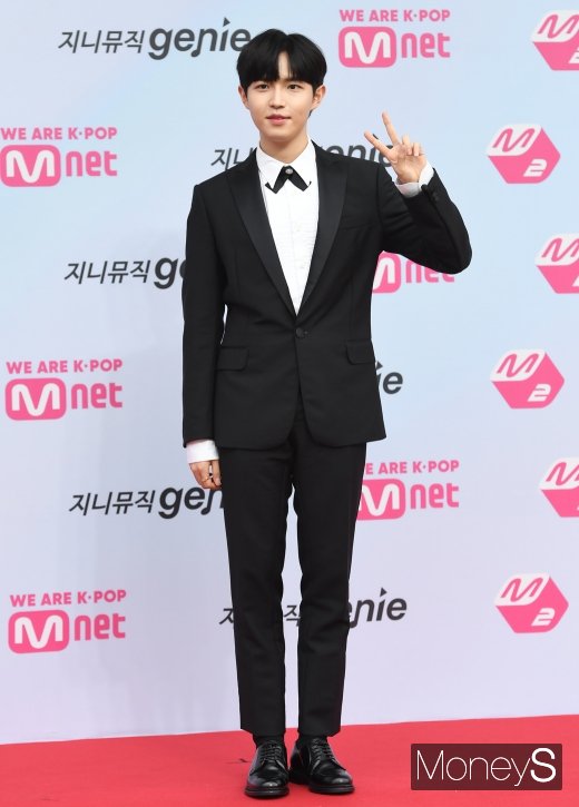 [머니S포토] 김재환 '여심 훔치는 귀여움'