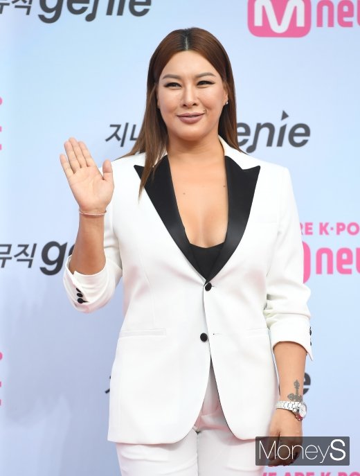 [머니S포토] 정영주, 시선 잡는 파격적인 패션(2019 MGMA)