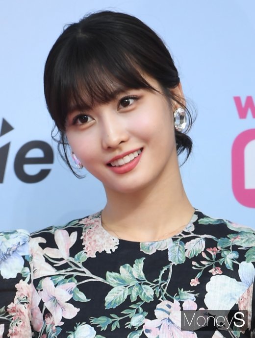 [머니S포토] 트와이스 모모 '심쿵 미소'