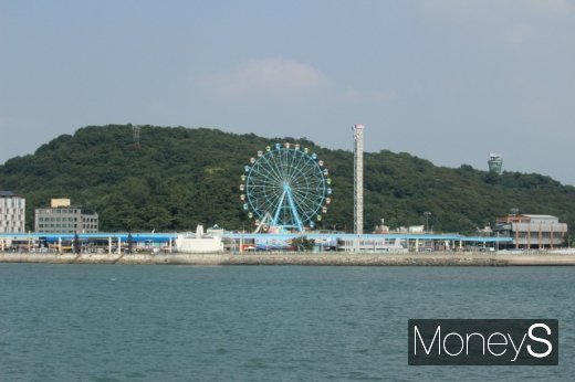 [머니S포토] 슈퍼요트서 본 월미공원 대관람차