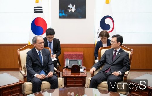 [머니S포토] 한국 백색국가 제외 관련 일본 대사 초치, 어떤 대화 오갔나?