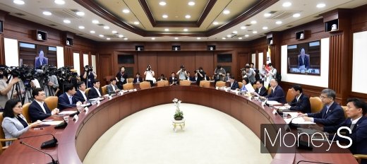 [머니S포토] 일본 수출규제 대응 관계장관회의 개최