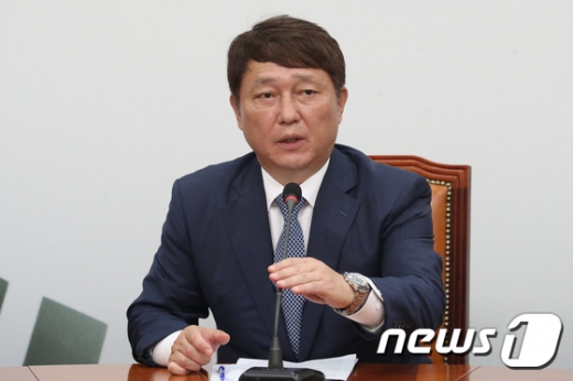 최재성 더불어민주당 일본경제침략대책특위원장이 5일 오전 서울 여의도 국회에서 열린 일본경제침략대책특위원회 전체회의에서 모두발언을 하고 있다. /사진=뉴스1