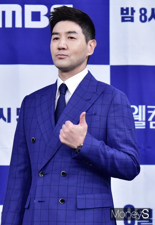 [머니S포토] 말끔한 수트 핏 한상진, '로펌 대표 역 맞아 열연'