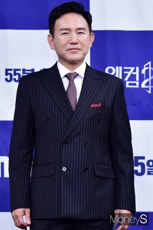 [머니S포토] 손병호, '중후한 카리스마' 뽐내며