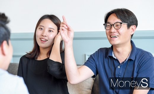 한승혜 파트너지원파트장(왼쪽), 하인호 지원부문 인사팀 선임. /사진=장동규 기자