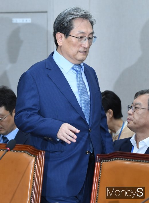 [머니S포토] 국회 운영위원회 참석하는 노영민 대통령 비서실장