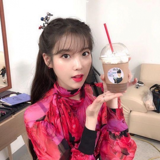 '호텔델루나' 아이유, 유희열 커피차 선물 인증샷