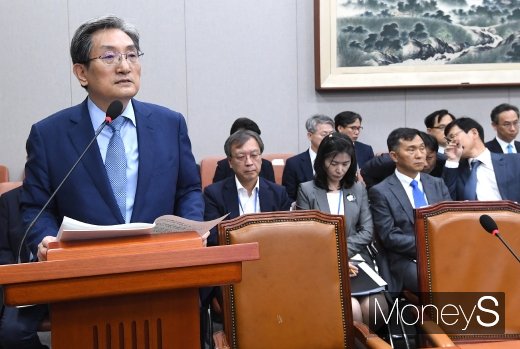[머니S포토] 업무보고 하는 노영민 대통령 비서실장