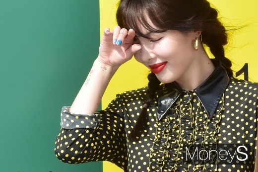 [머니S포토] 여름 햇살 눈부신 현아, 빛 발하네