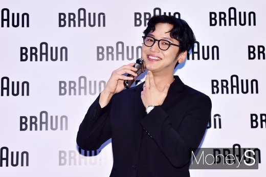[머니S포토] 변요한, 여심 홀리는 부드러운 섹시미 뽐내며…