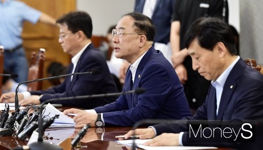 [머니S포토] 홍남기 부총리 