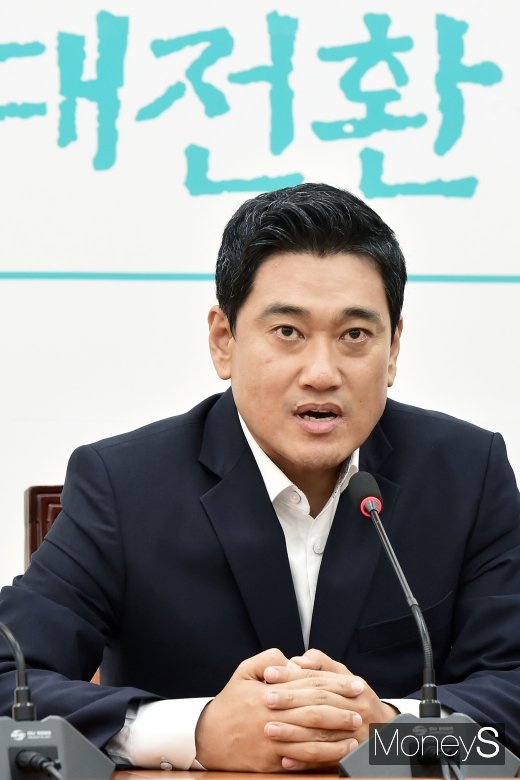 [머니S포토] 검찰총장 예방 받고 발언하는 오신환 원내대표