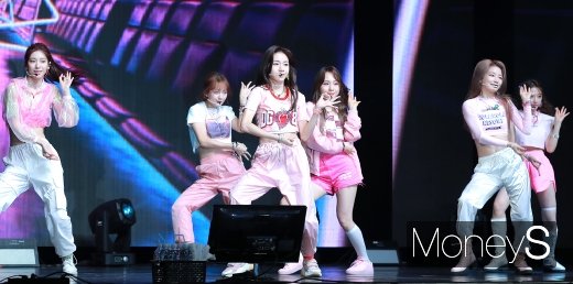 [머니S포토] 로켓펀치, 신인답지 않은 탄탄한 실력