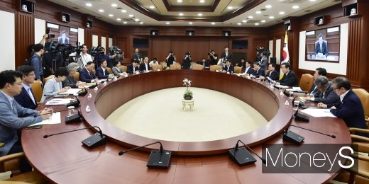 [머니S포토] 이낙연 총리 주재 국정현안 점검 조정회의
